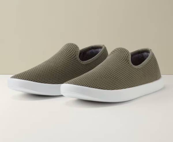 The mist slip-ons